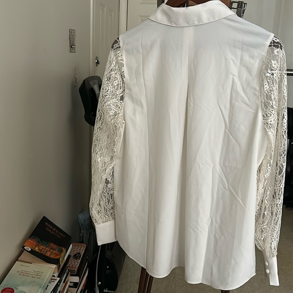 Isaac Mizrahi Live Stretch Crepe Blouse with Lace Sleeves Size M - Picture 7 of 8